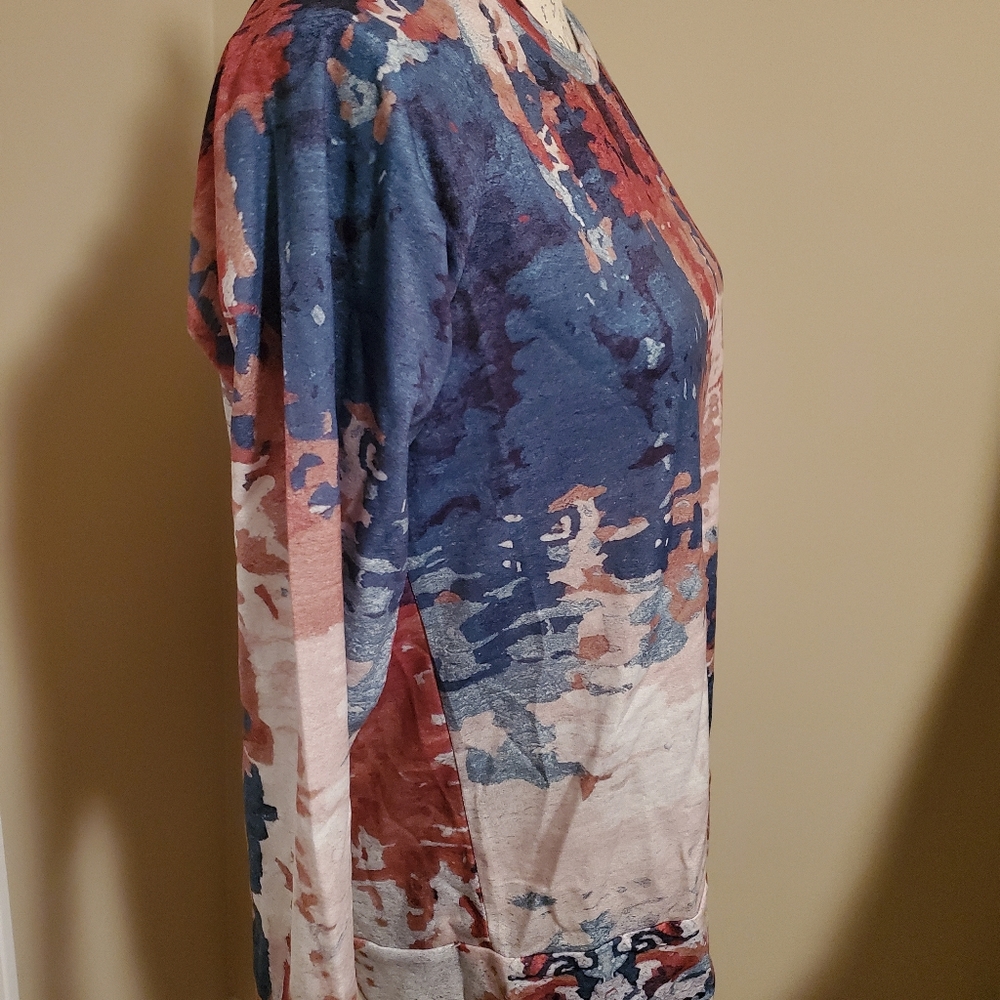 Comfortable long sleeve multi color top, size Large